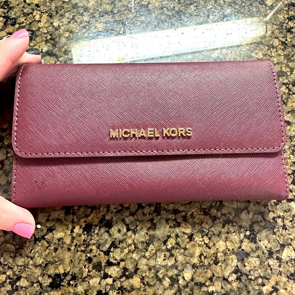 Michael Kors Jet Set Travel Saffiano Leather Trifold Wallet- Large